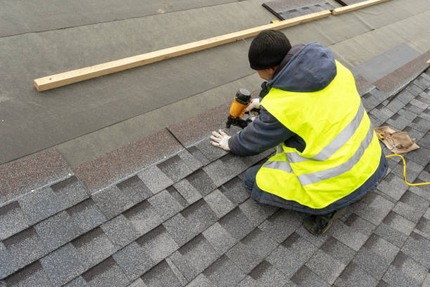 Best Commercial Roofing Services  in Saranac, MI